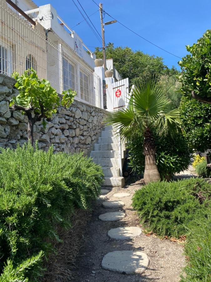 La Flibuste Des Goudes: Calanques Seaside Retreat With Gardens *